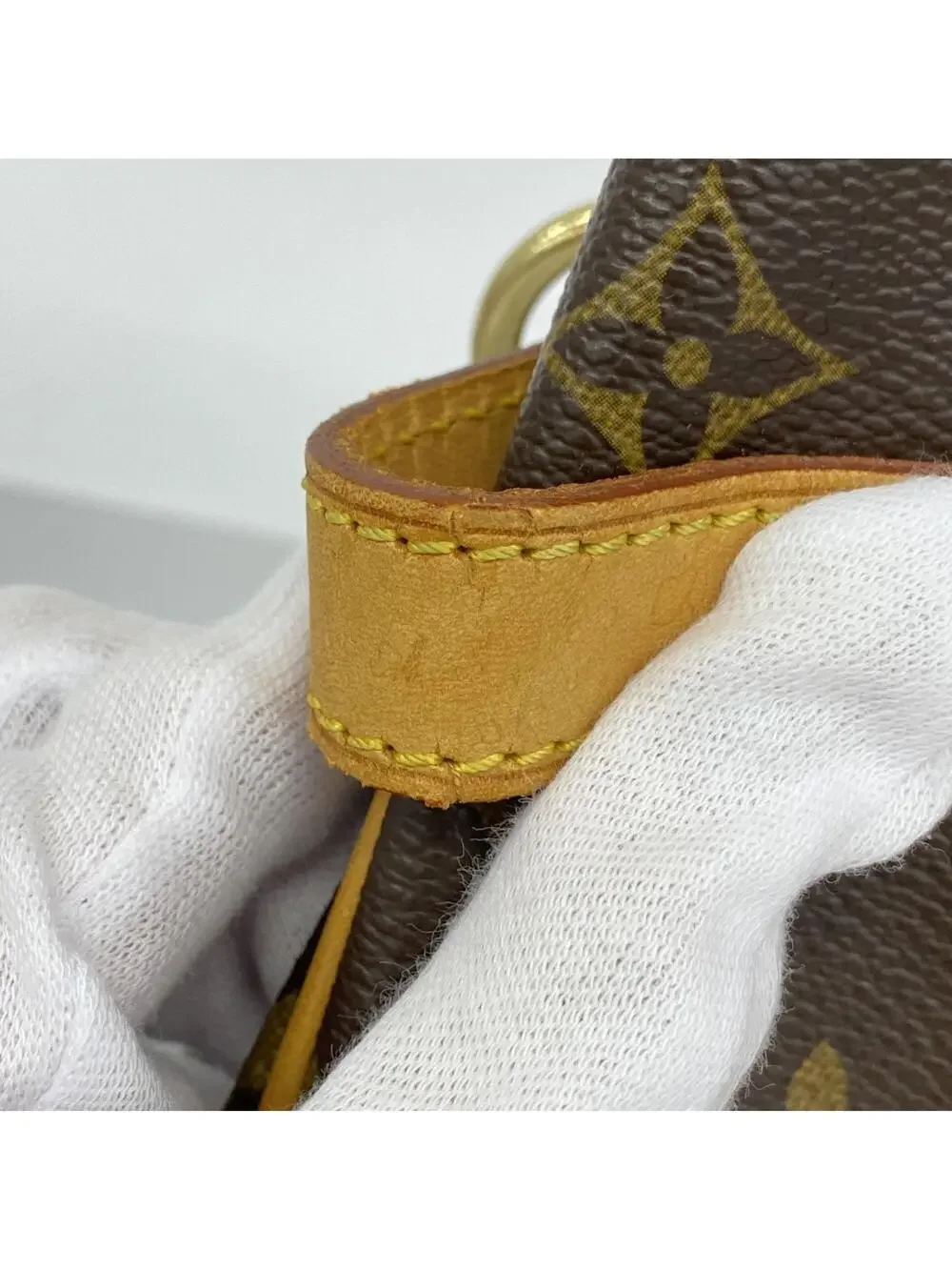 Louis Vuitton Batignolles Handbag #325232L80B